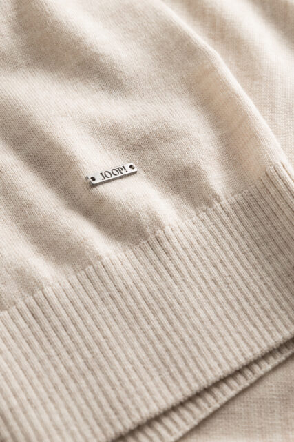 Sweter Davide z Wełny Merino Jasnobeżowy JOOP