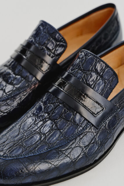 Buty Loafers Granatowe ze Strukturą Aligator Paulo