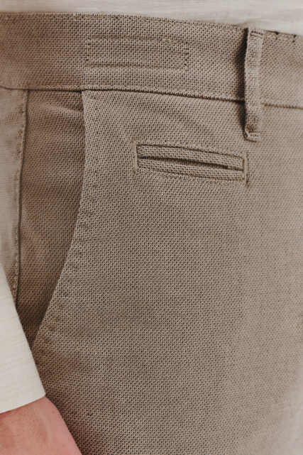 Spodnie Lyon Chino Beżowe w Mikrowzór Pierre Cardin
